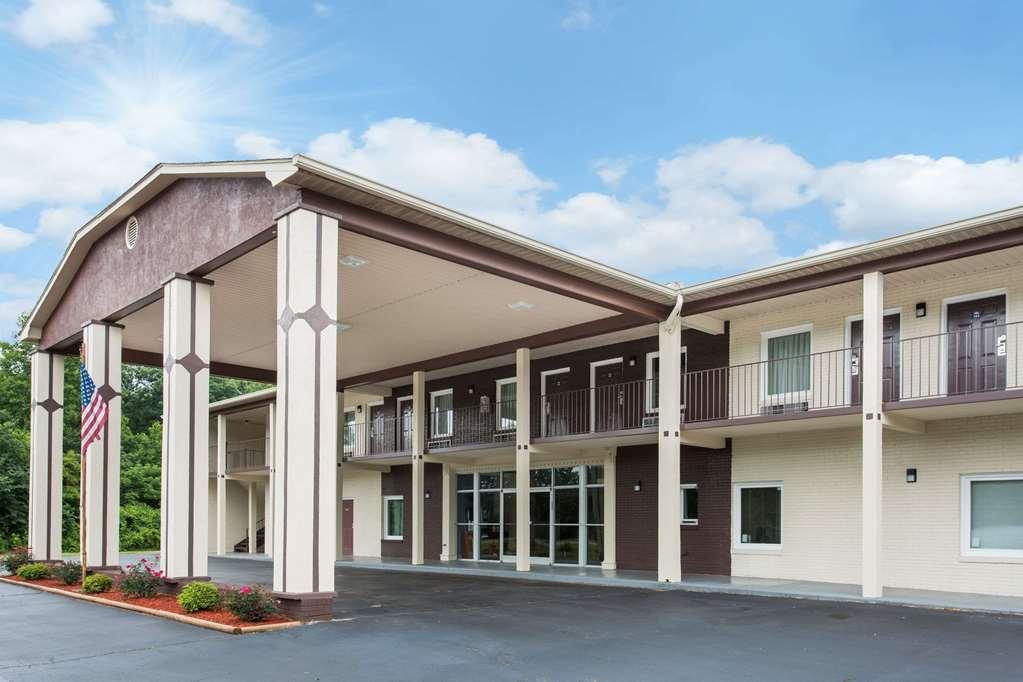 Econo Lodge Forest City Exteriér fotografie
